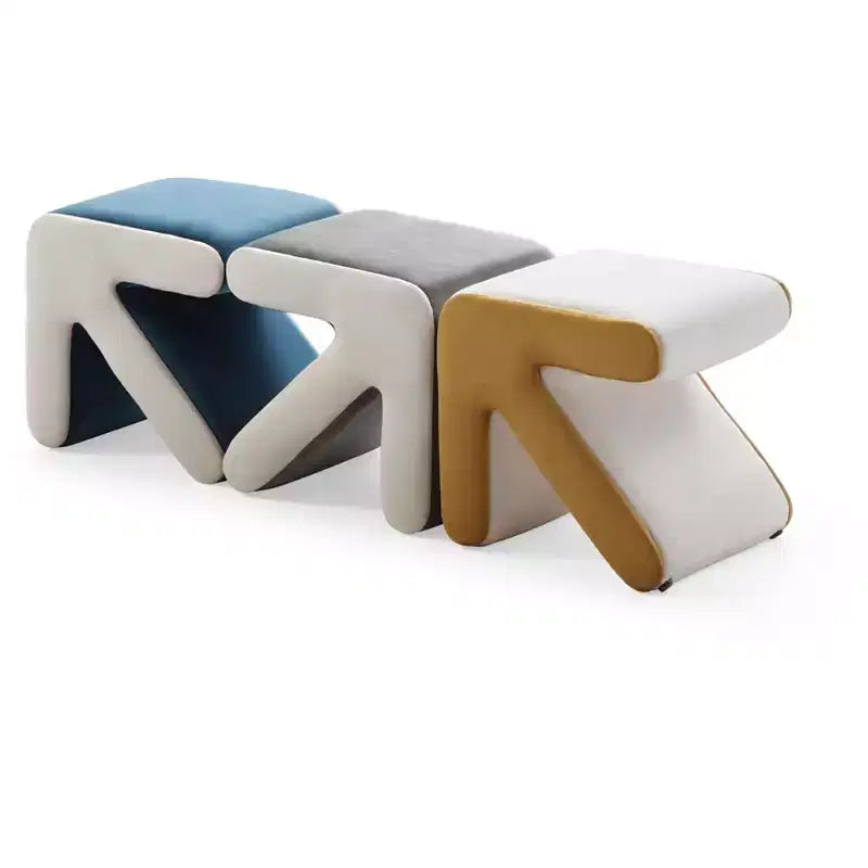 Pouf moderne créatif en forme de flèche avec banc d'entrée rembourré en velours pour enfants, tabourets repose-pieds de conception artisanale pour salon, chambre à coucher