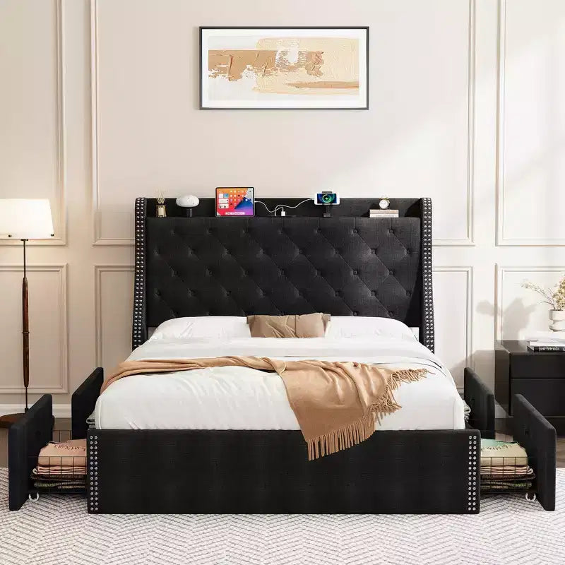 Cadre de lit plateforme capitonné Grand lit/Très grand lit avec tête de lit de chargement et 4 tiroirs de rangement - Tissu en lin avec garniture cloutée