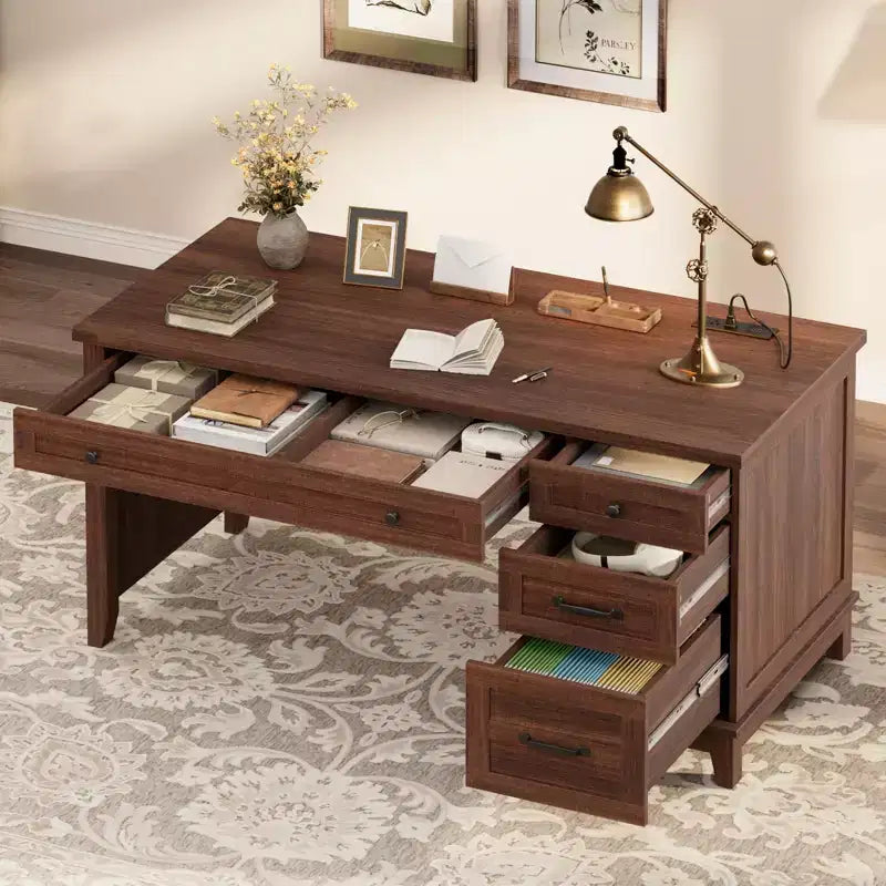 Bureau exécutif de 136 cm pour ferme avec station de charge, classeur réglable et tiroirs, bureau d'ordinateur en bois vieilli pour la maison et les études