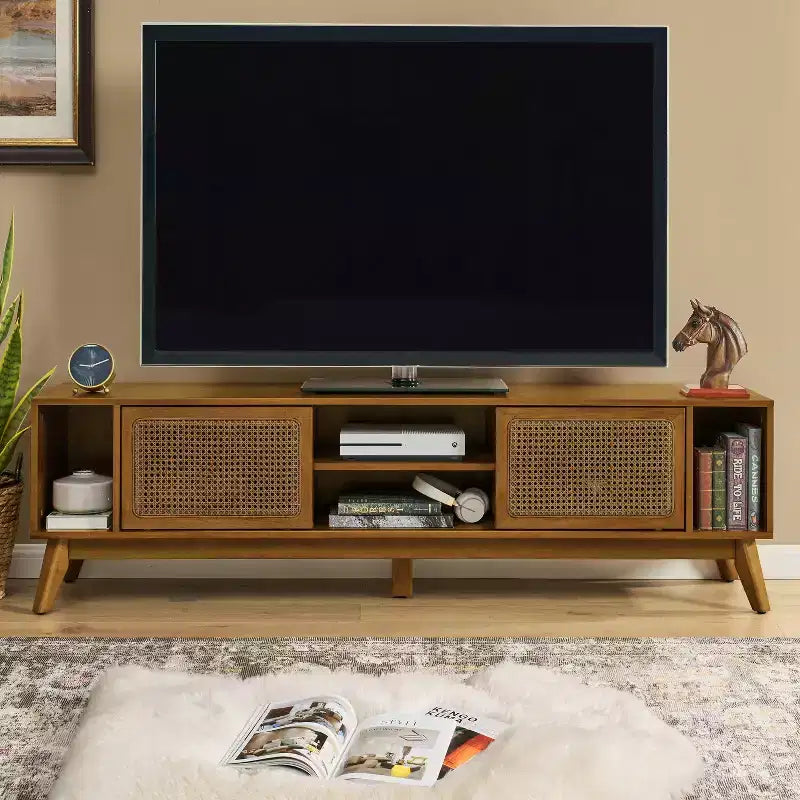 Meuble TV de 172,5 cm avec portes en cannage style Mid-Century Modern, adapté aux téléviseurs jusqu'à 75 pouces ; idéal pour les salons, finition noyer